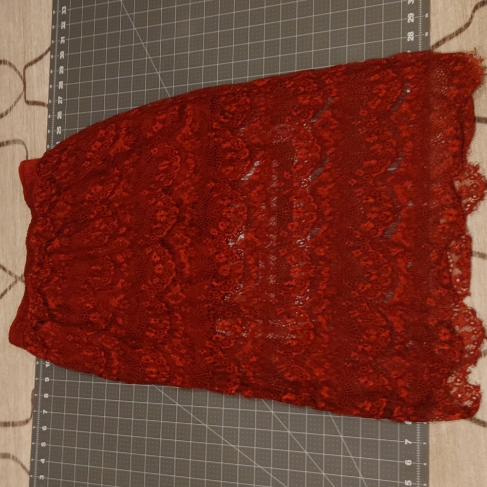 Clu red lace skirt small